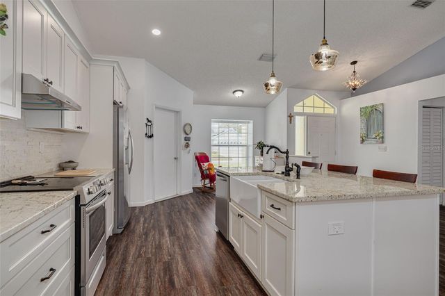 1472 BAY VIEW STREET, Tarpon Springs, FL 34689