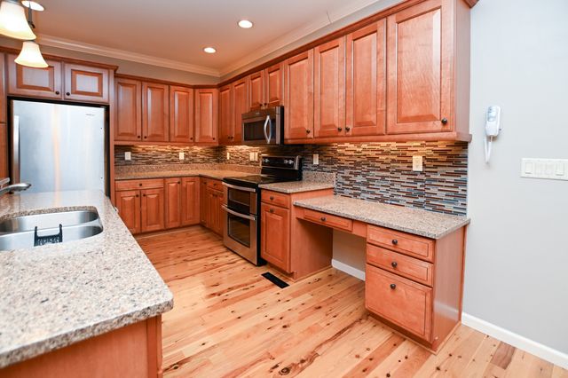 3023 Stone Creek Court, Marion, IA 52302