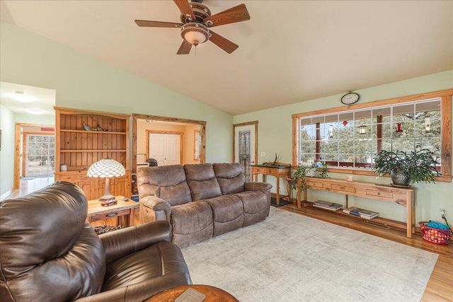 3855 NW Montgomery Avenue, Redmond, OR 97756