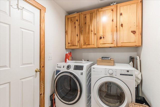 3855 NW Montgomery Avenue, Redmond, OR 97756