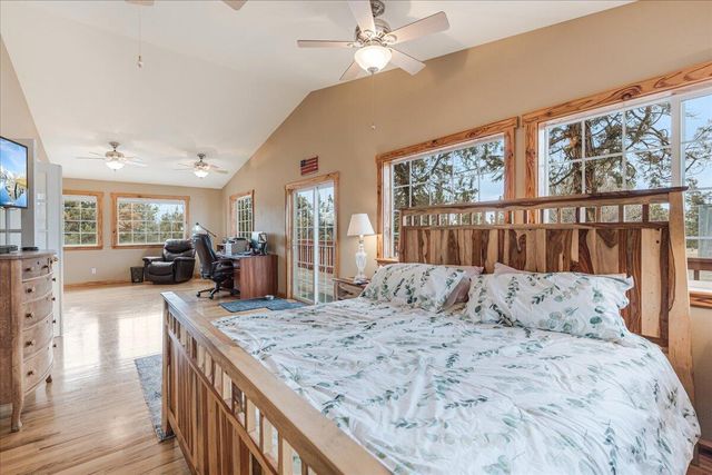 3855 NW Montgomery Avenue, Redmond, OR 97756