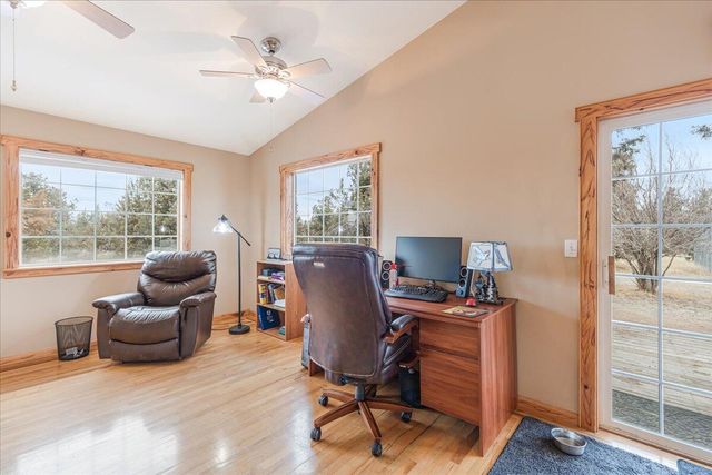 3855 NW Montgomery Avenue, Redmond, OR 97756