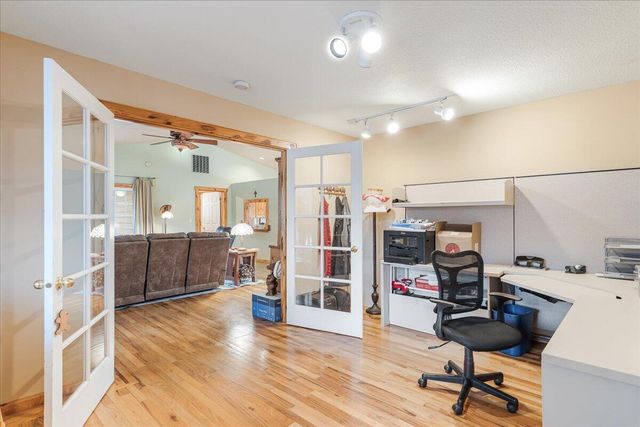 3855 NW Montgomery Avenue, Redmond, OR 97756