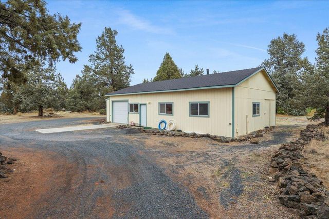 3855 NW Montgomery Avenue, Redmond, OR 97756