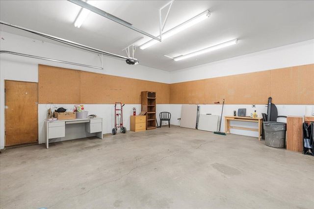 3855 NW Montgomery Avenue, Redmond, OR 97756