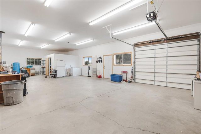 3855 NW Montgomery Avenue, Redmond, OR 97756