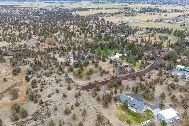 3855 NW Montgomery Avenue, Redmond, OR 97756