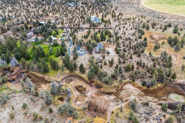 3855 NW Montgomery Avenue, Redmond, OR 97756