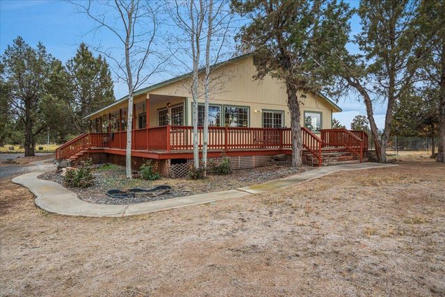 3855 NW Montgomery Avenue, Redmond, OR 97756