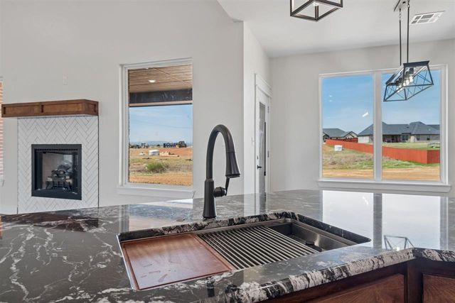 12065 Bighorn Ln, Elgin, OK 73538