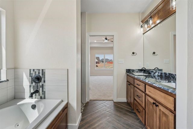 12065 Bighorn Ln, Elgin, OK 73538