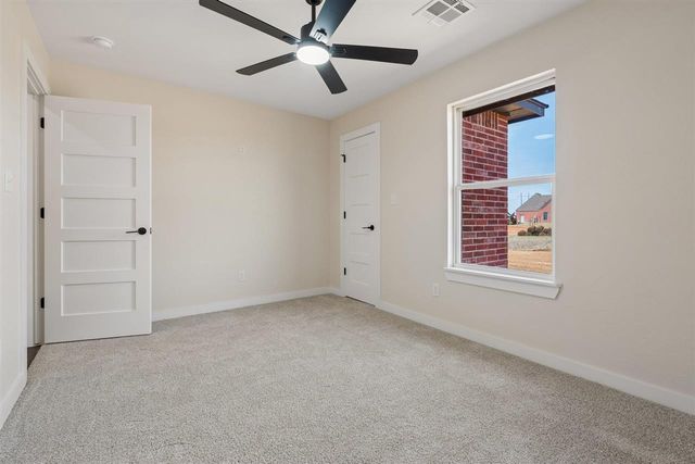 12065 Bighorn Ln, Elgin, OK 73538