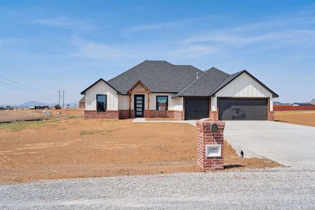 12065 Bighorn Ln, Elgin, OK 73538