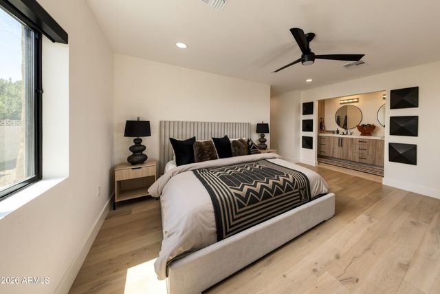 8901 N 80TH Way, Scottsdale, AZ 85258