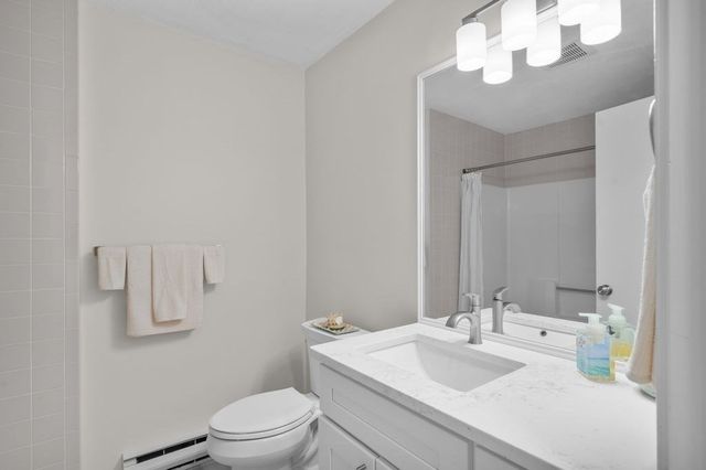 178 North End Blvd A, Salisbury, MA 01952