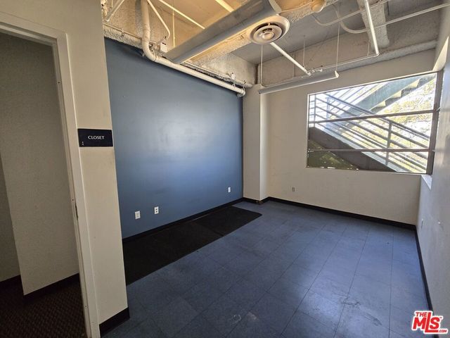 1512 W Slauson Avenue, Los Angeles, CA 90047
