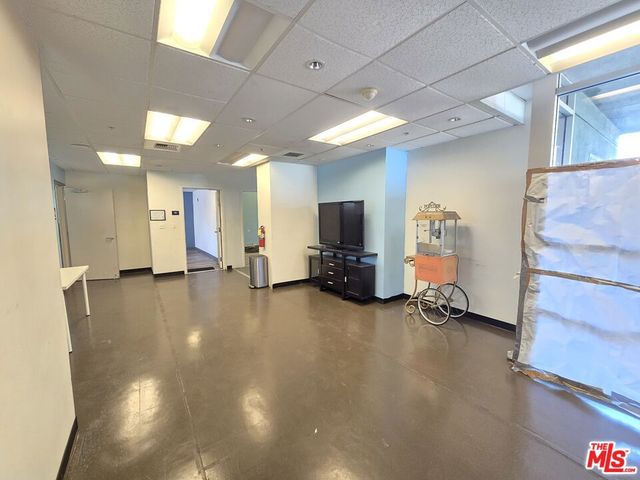 1512 W Slauson Avenue, Los Angeles, CA 90047