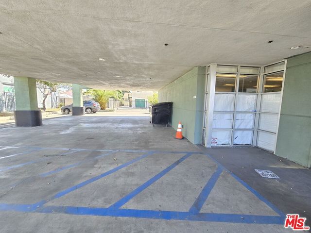1512 W Slauson Avenue, Los Angeles, CA 90047