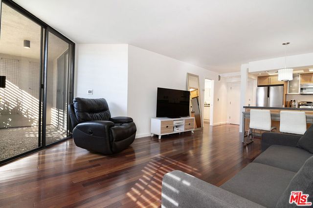 740 N Kings Road 320, West Hollywood, CA 90069