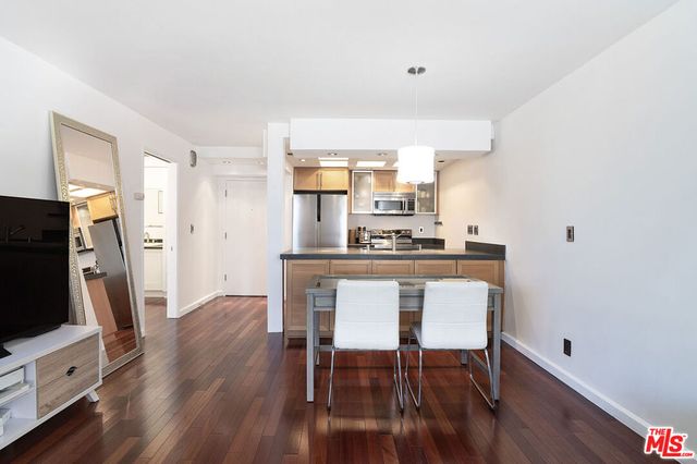 740 N Kings Road 320, West Hollywood, CA 90069