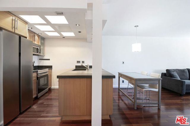 740 N Kings Road 320, West Hollywood, CA 90069