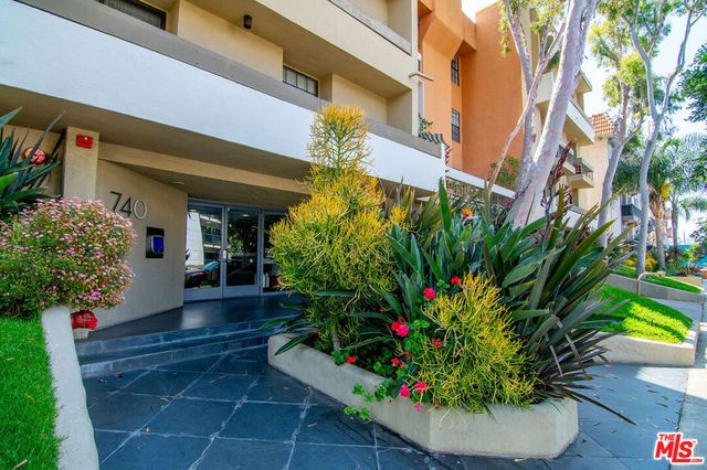 740 N Kings Road 320, West Hollywood, CA 90069
