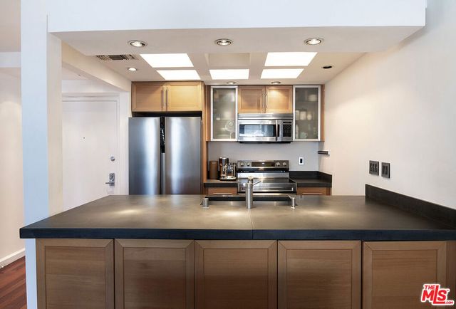 740 N Kings Road 320, West Hollywood, CA 90069