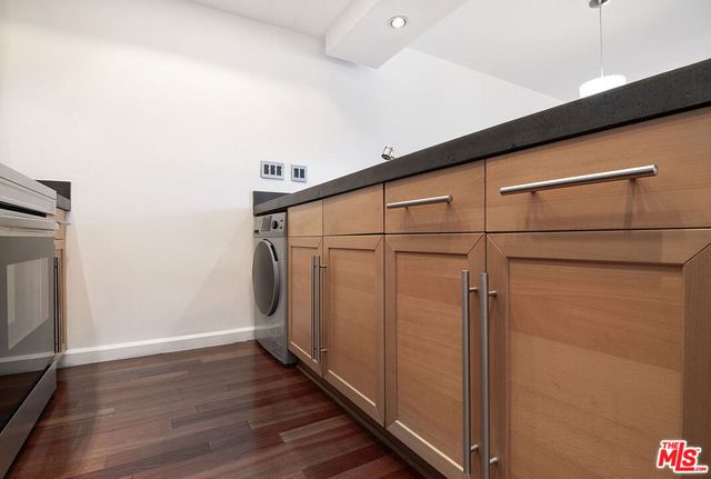 740 N Kings Road 320, West Hollywood, CA 90069