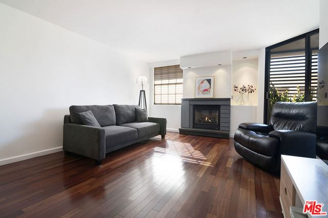 740 N Kings Road 320, West Hollywood, CA 90069