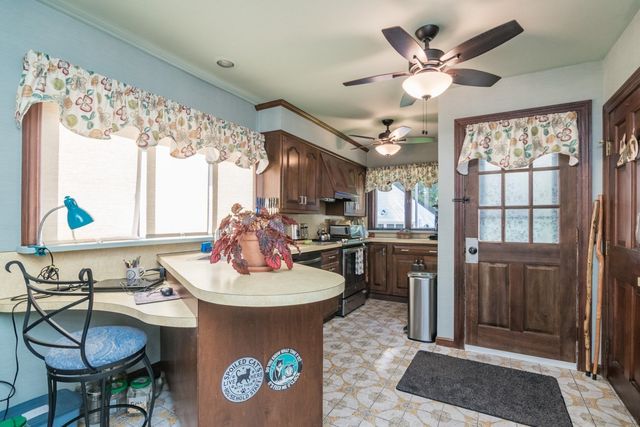 134 Eddywood St, Springfield, MA 01118