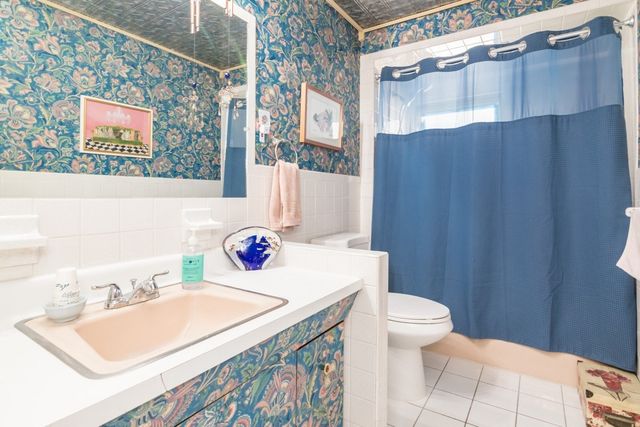 134 Eddywood St, Springfield, MA 01118