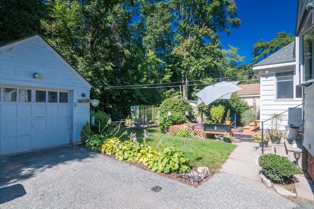 134 Eddywood St, Springfield, MA 01118