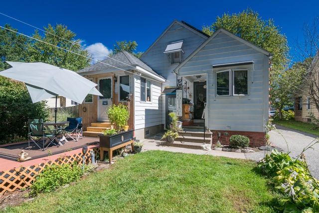 134 Eddywood St, Springfield, MA 01118