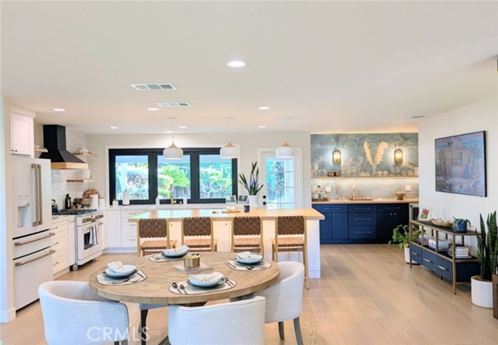 1124 E Maplewood Place, Orange, CA 92866