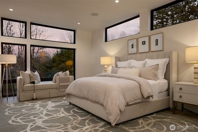 8024 NE 8th St, Medina, WA 98039