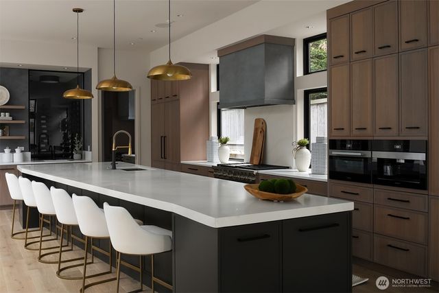 8024 NE 8th St, Medina, WA 98039