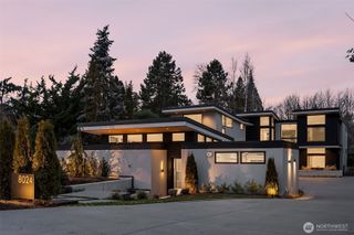 8024 NE 8th St, Medina, WA 98039