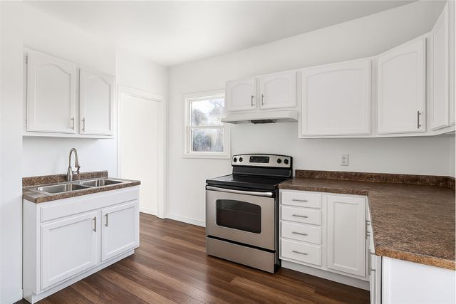 2210 University Avenue, Des Moines, IA 50311