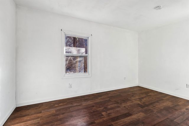 2210 University Avenue, Des Moines, IA 50311