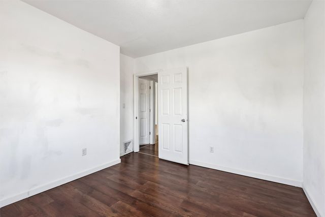 2210 University Avenue, Des Moines, IA 50311