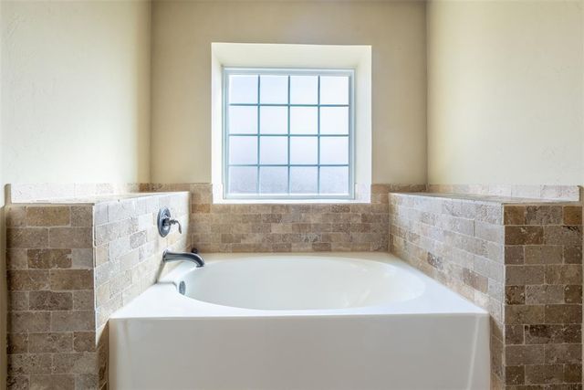 2001 Central Parkway, Norman, OK 73071