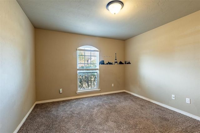 2001 Central Parkway, Norman, OK 73071