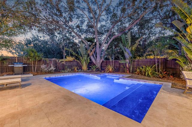 410 35TH AVENUE NE, St Petersburg, FL 33704