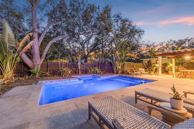 410 35TH AVENUE NE, St Petersburg, FL 33704