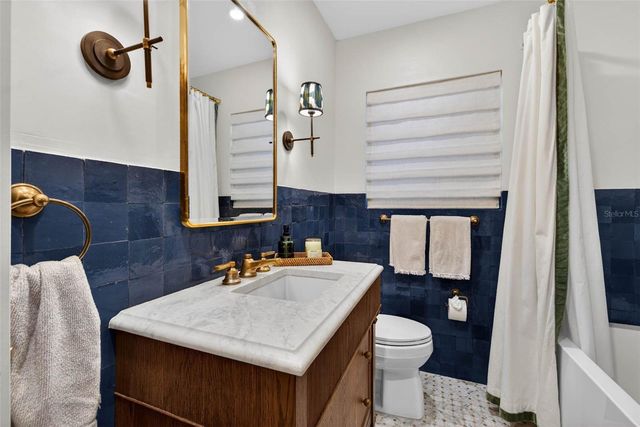 410 35TH AVENUE NE, St Petersburg, FL 33704