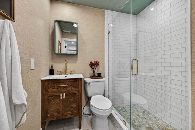 410 35TH AVENUE NE, St Petersburg, FL 33704