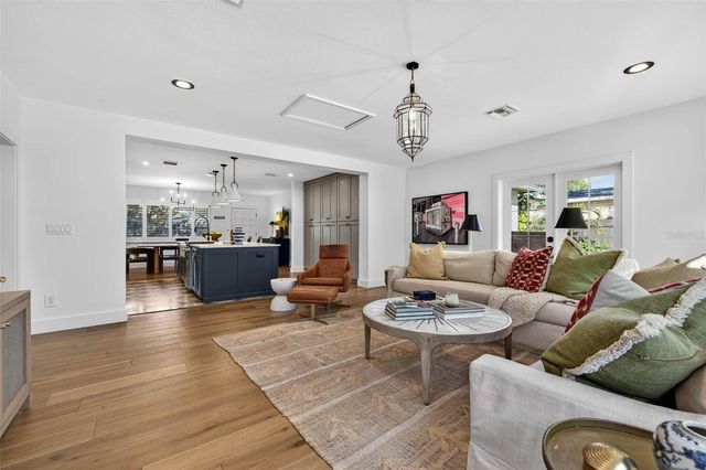 410 35TH AVENUE NE, St Petersburg, FL 33704