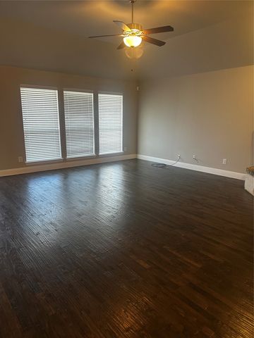 229 Crestlyn Drive, Midlothian, TX 76065