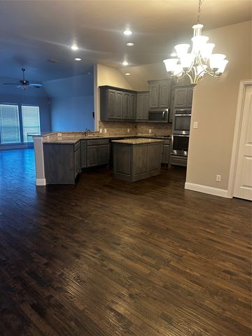 229 Crestlyn Drive, Midlothian, TX 76065