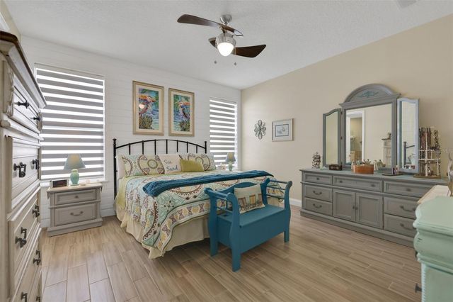 27 SANDY BEACH WAY, Palm Coast, FL 32137